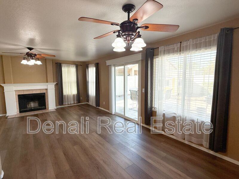 1670 East Gary Drive - Photo 7 of 38