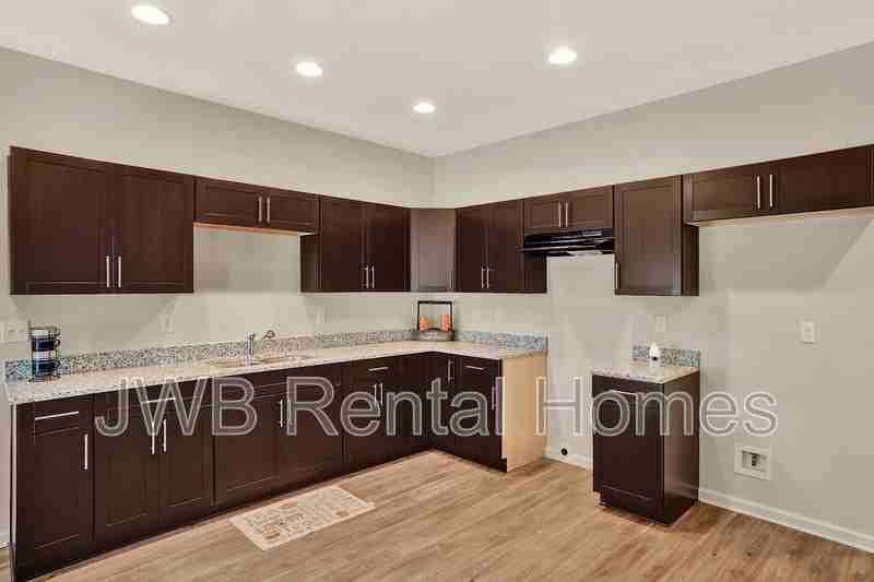 6033 Carolines Ct - Photo 2 of 14