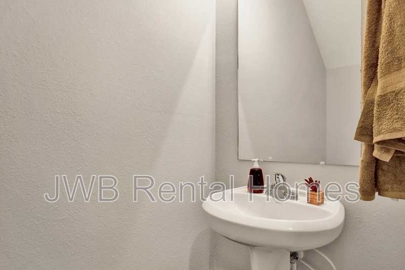 6037 Carolines Ct - Photo 7 of 14