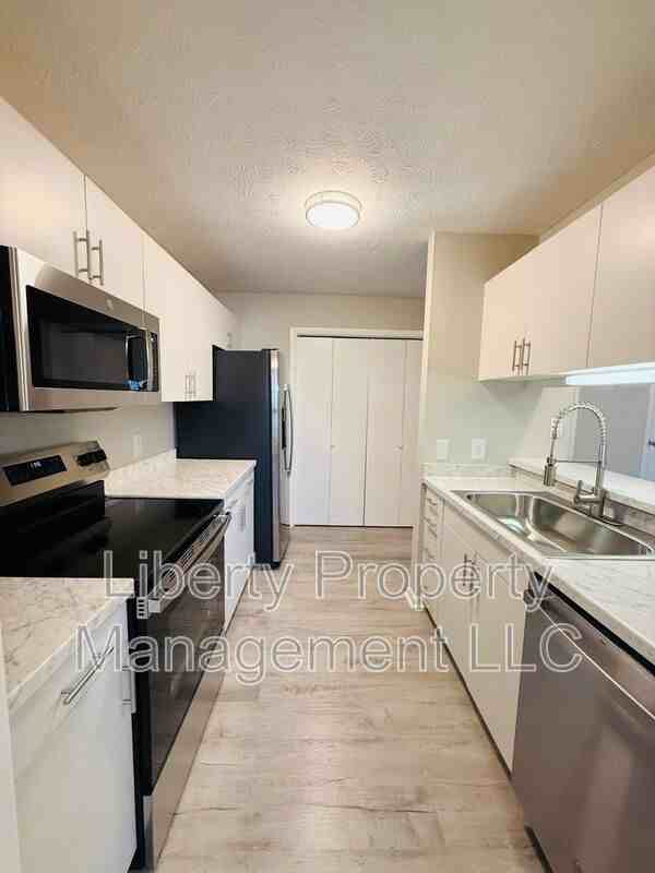 664 Bartons Landing Pl #10 - Photo 3 of 21