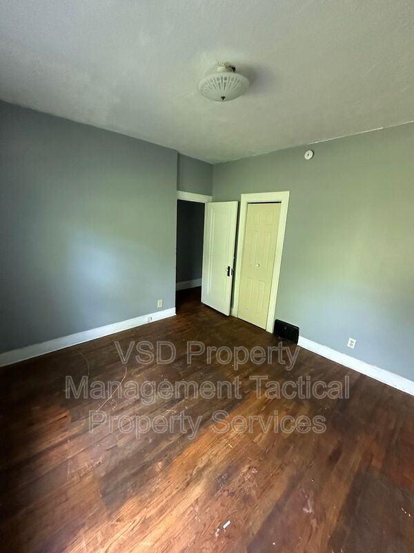 3281 East Blvd #1 - Photo 3 of 16