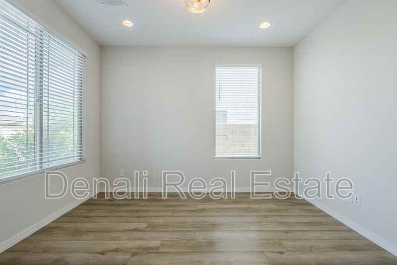 1621 W Flintlock Dr - Photo 5 of 50