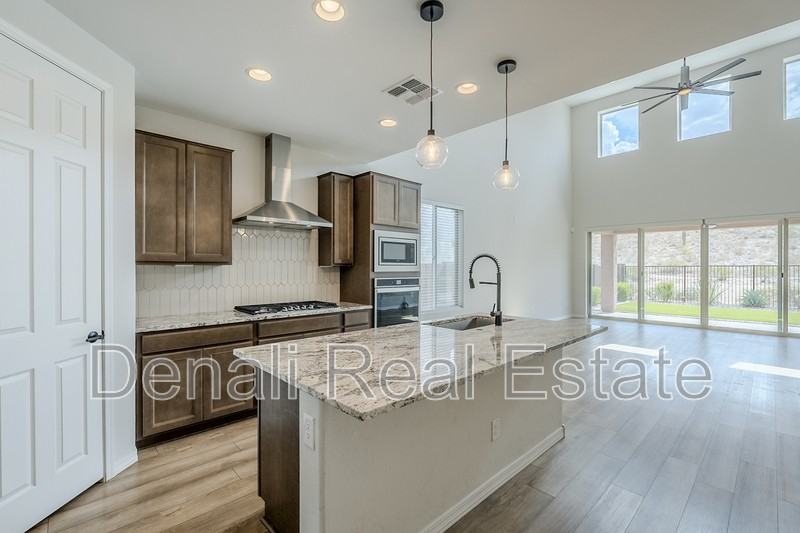 1621 W Flintlock Dr - Photo 7 of 50