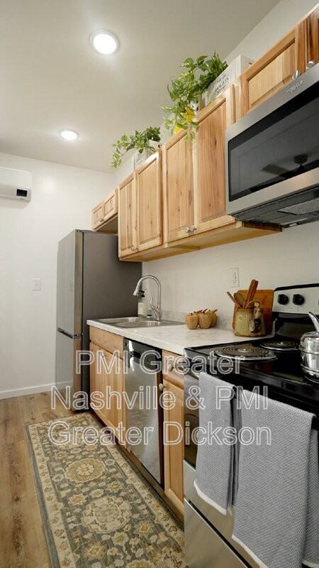 12028 Eaton Ct - Photo 3 of 11