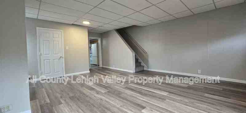 733 Clay St - Photo 3 of 13