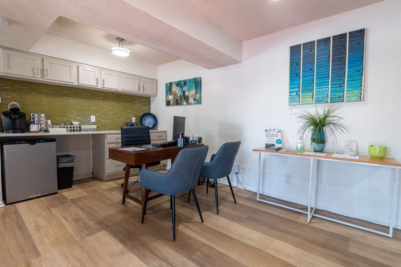 Fairways 5 - Photo 7 of 52