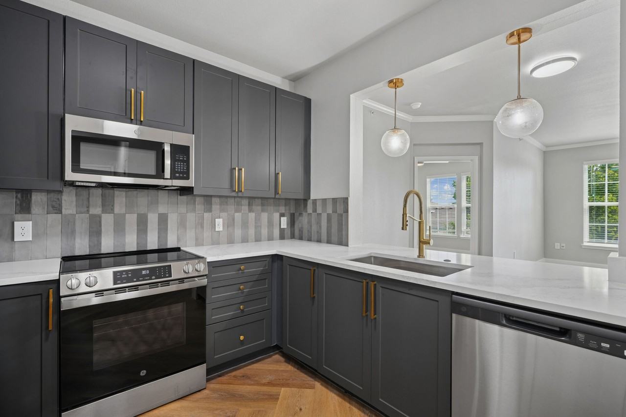 Whitmore - Photo 3 of 31