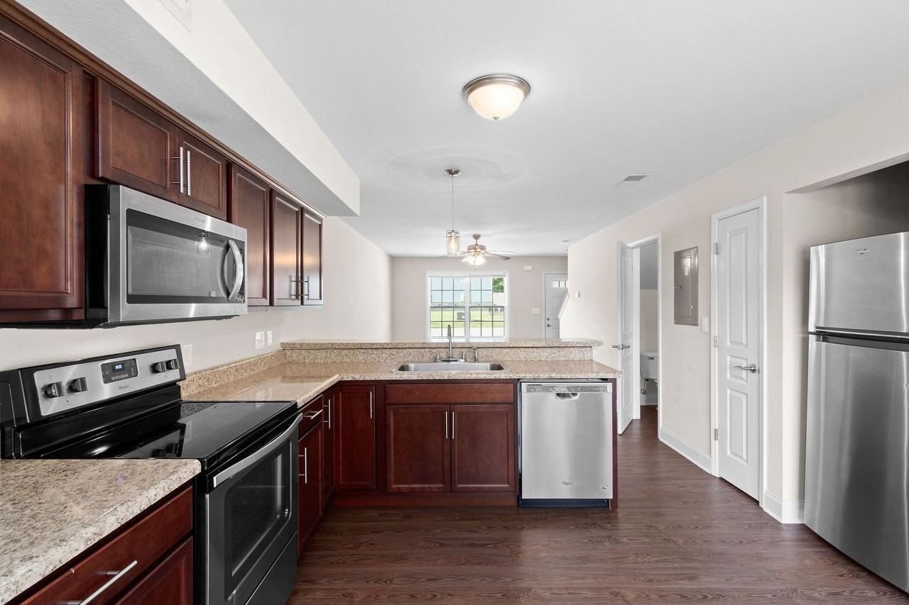 1552 Tylertown Rd - Photo 7 of 41