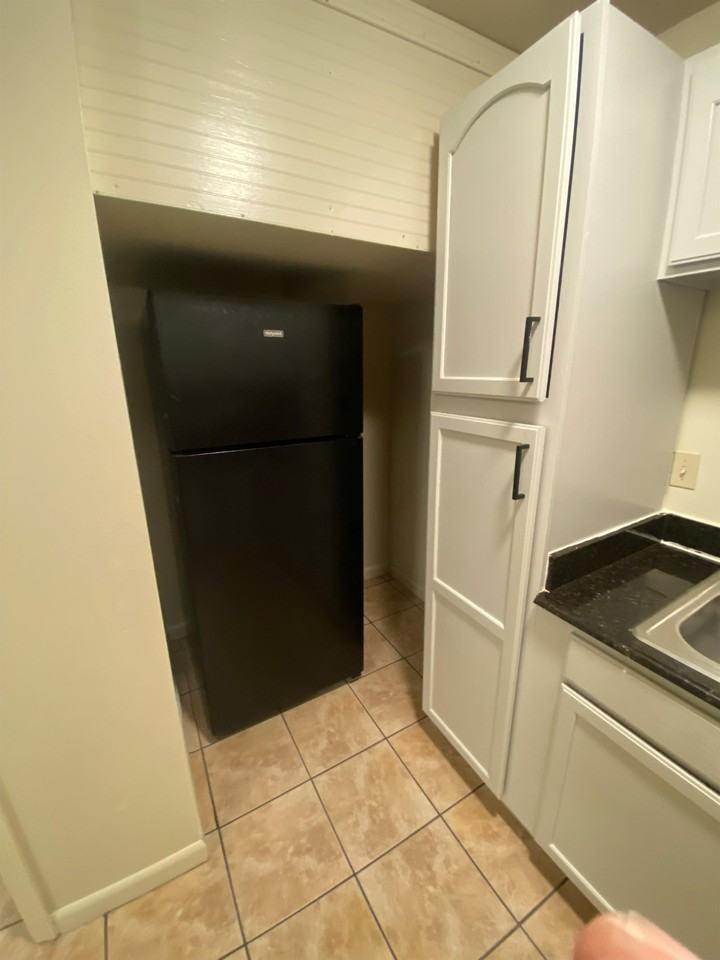 1938 O'Connor Street - Photo 4 of 5