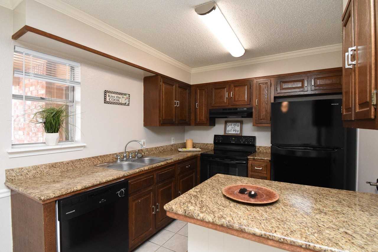 102 Palmwood Eightplex - Photo 2 of 10