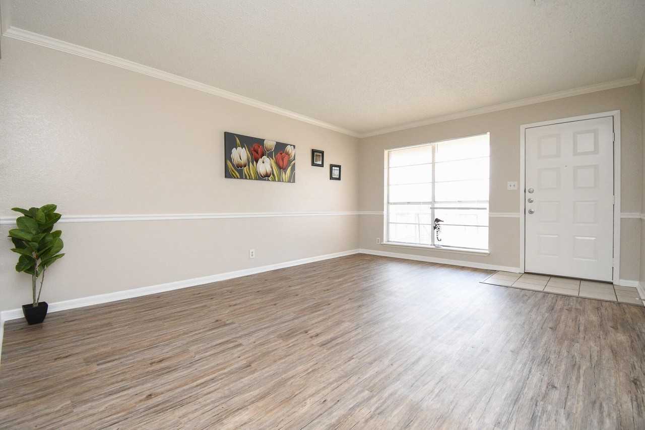 102 Palmwood Eightplex - Photo 3 of 10