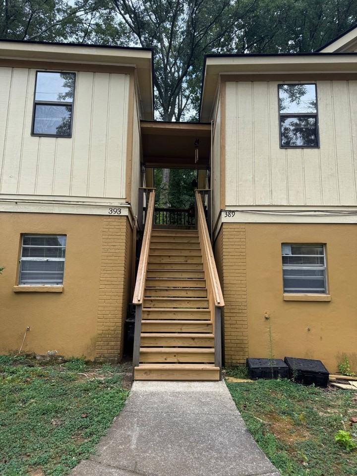 393 Annie Street - Photo 3 of 9