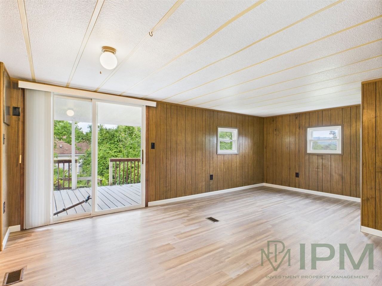 63 Roop St - Photo 2 of 11