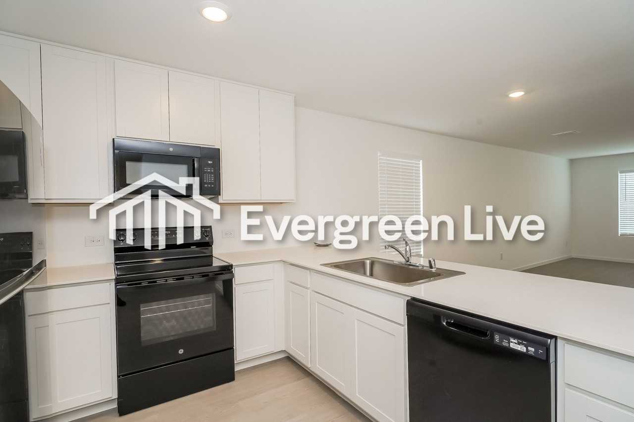 1116 Tufted Dr - Photo 4 of 16