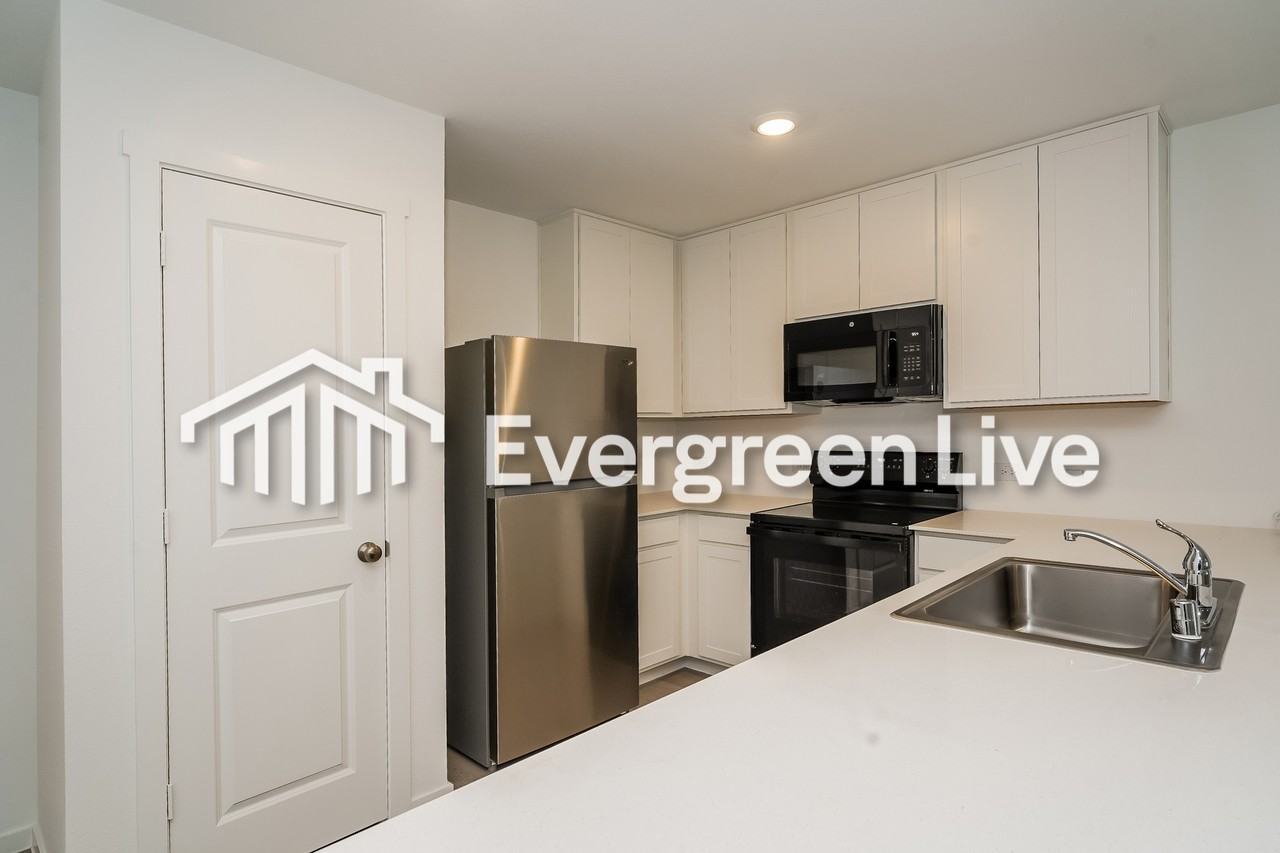 1116 Tufted Dr - Photo 3 of 16