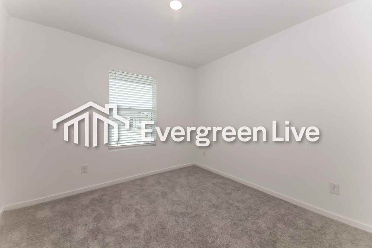 2041 Welsh Ln - Photo 4 of 16