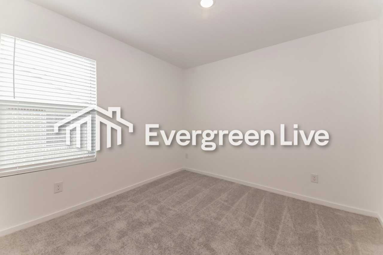 2041 Welsh Ln - Photo 5 of 16