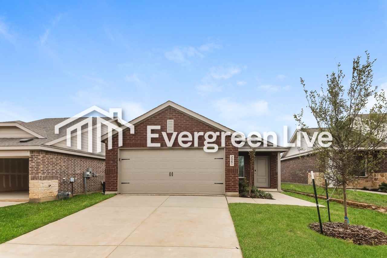 2061 Sulky Ln - Photo 2 of 16