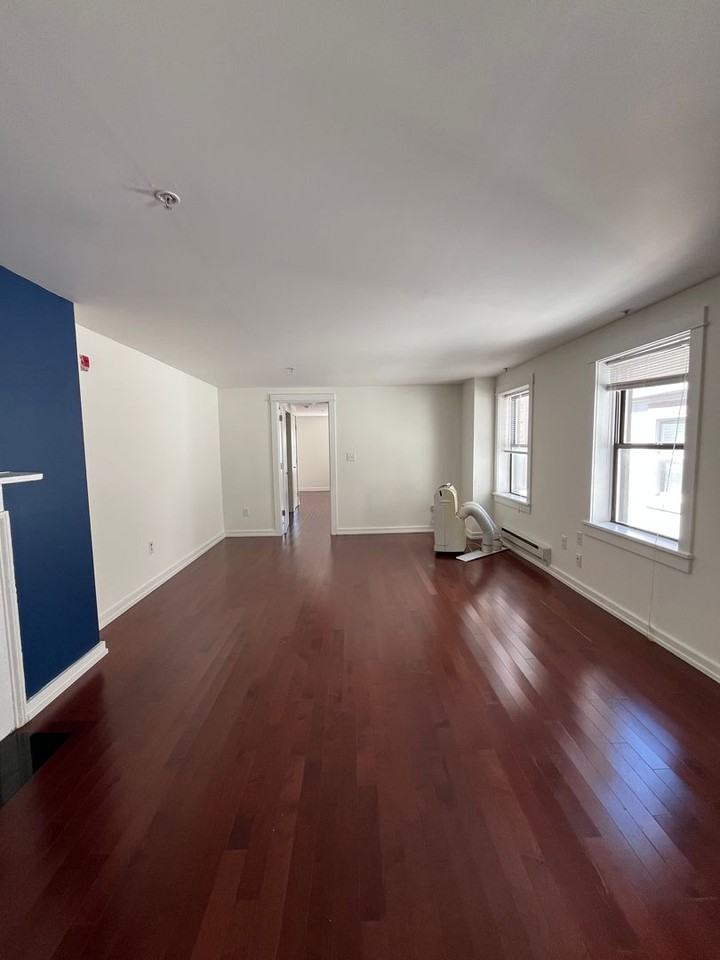 1300 Spruce St - Photo 2 of 11