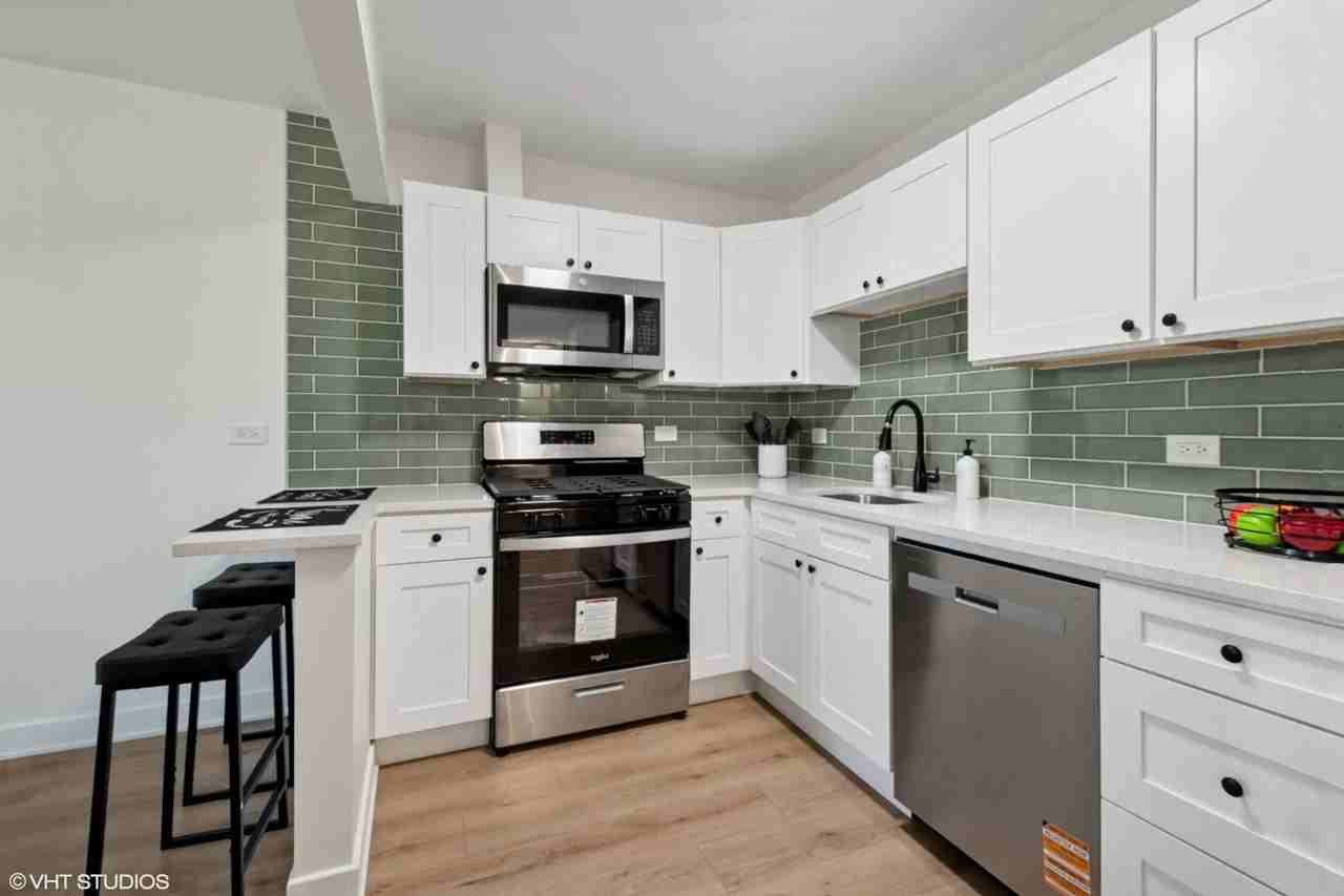 Modern Living, Perfect Location FALL MOVE IN SPECIAL! - Photo 5 of 38