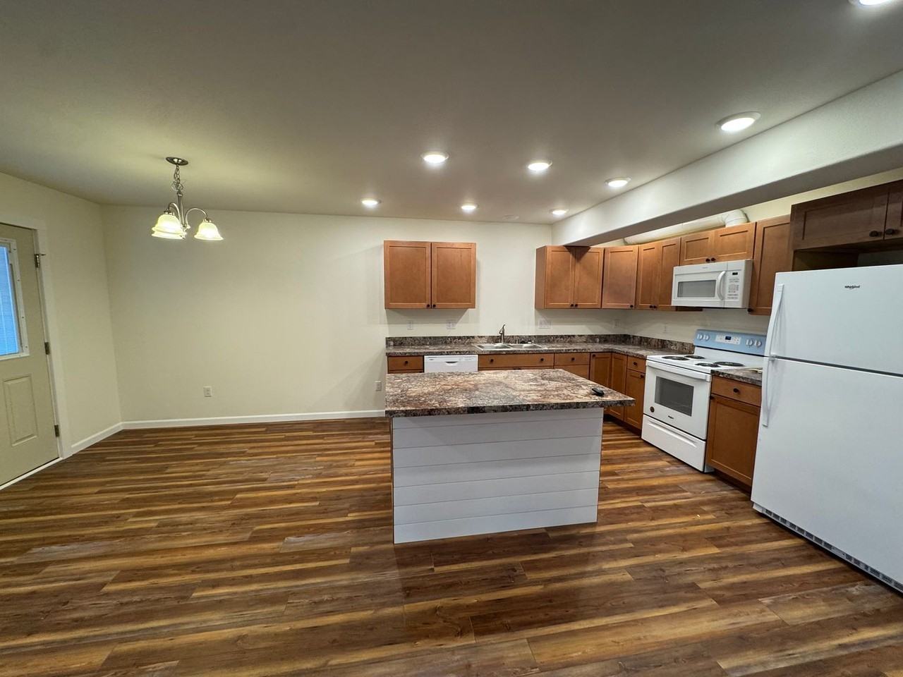 8111 Northwind Ave - Photo 2 of 26