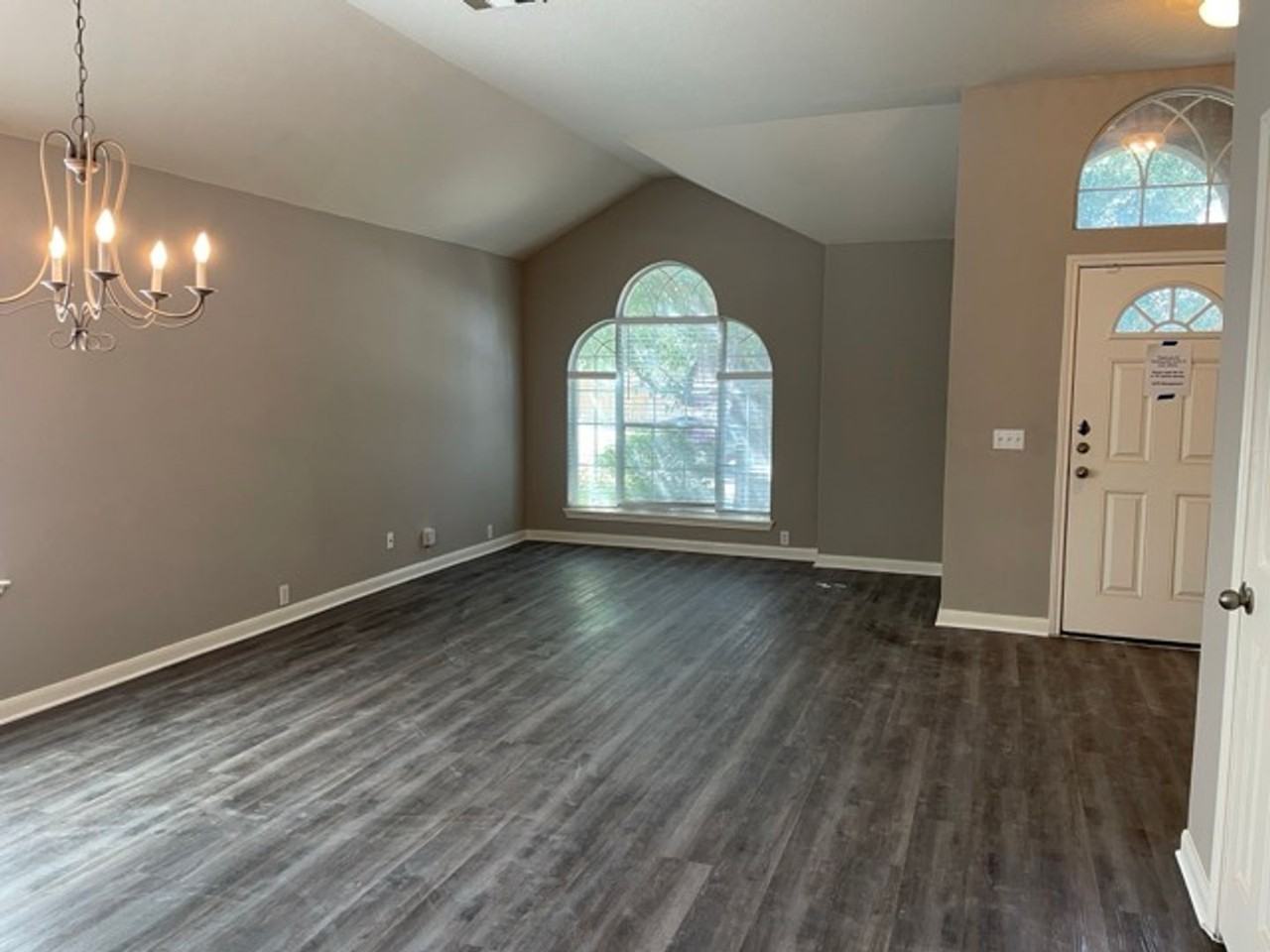 561 Golden Creek Dr - Photo 3 of 27