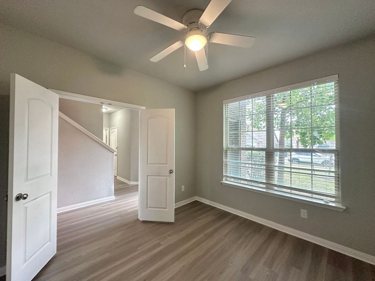 807 Mclintock Cv - Photo 3 of 40
