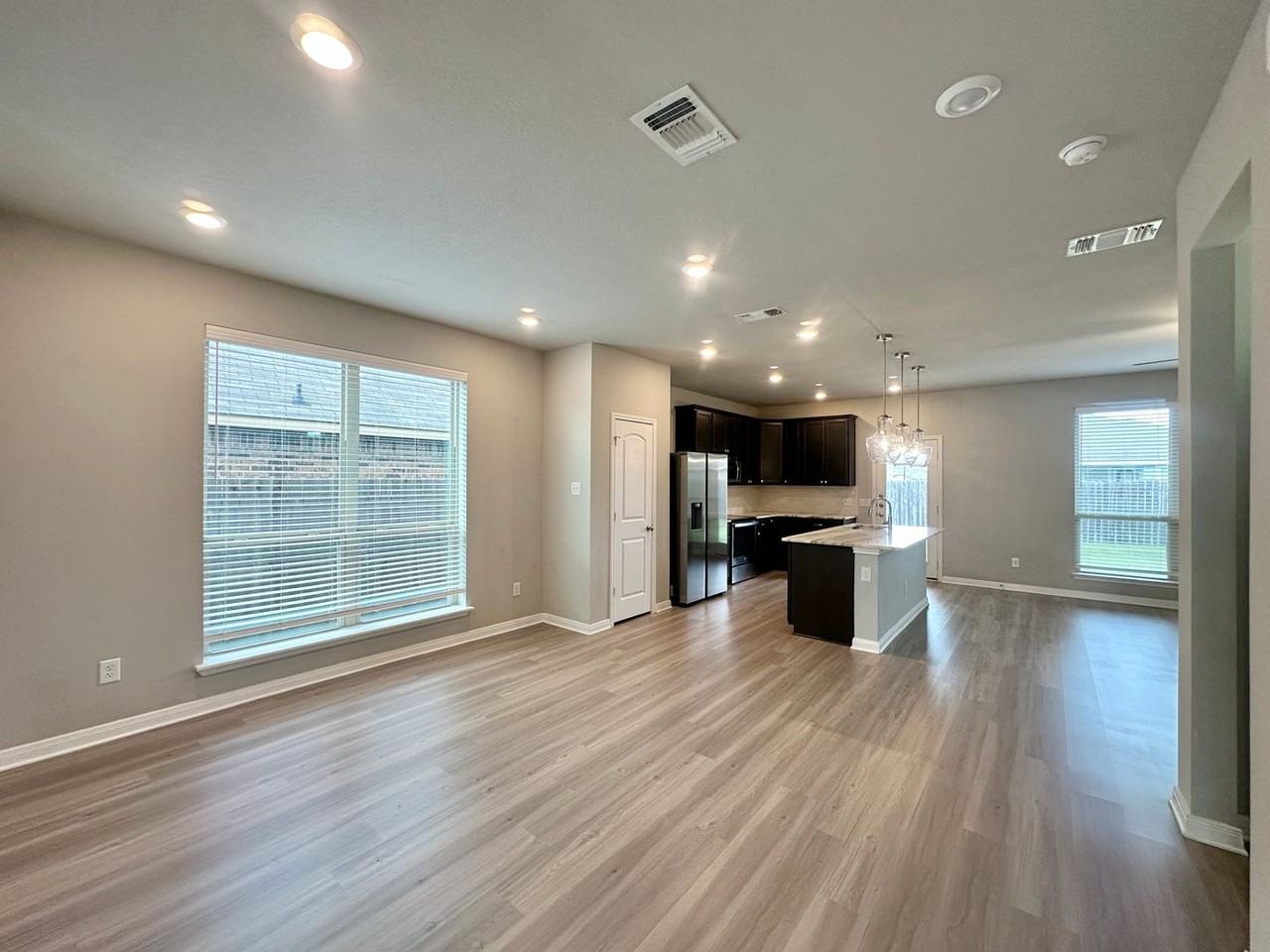 807 Mclintock Cv - Photo 5 of 40