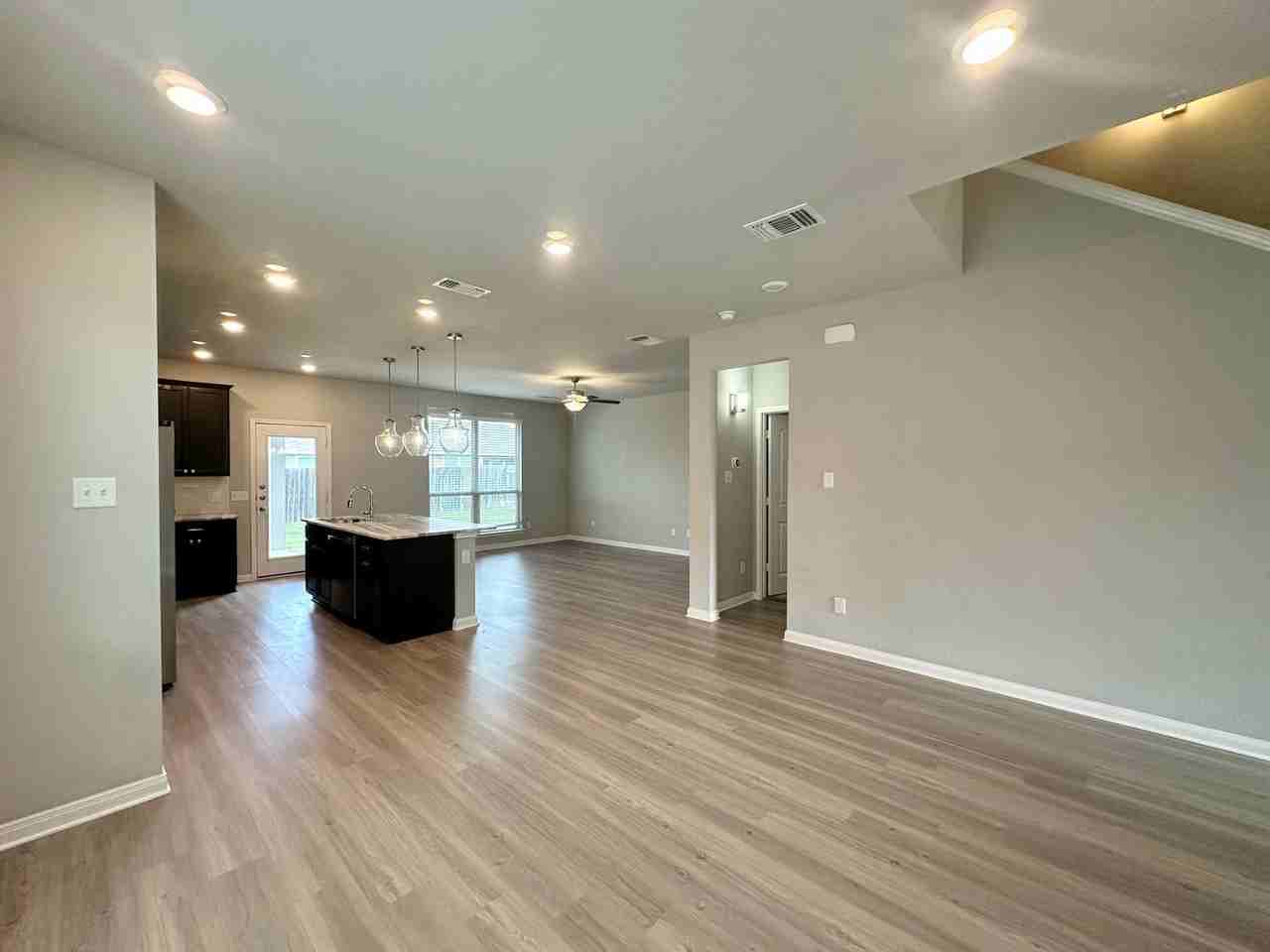 807 Mclintock Cv - Photo 6 of 40