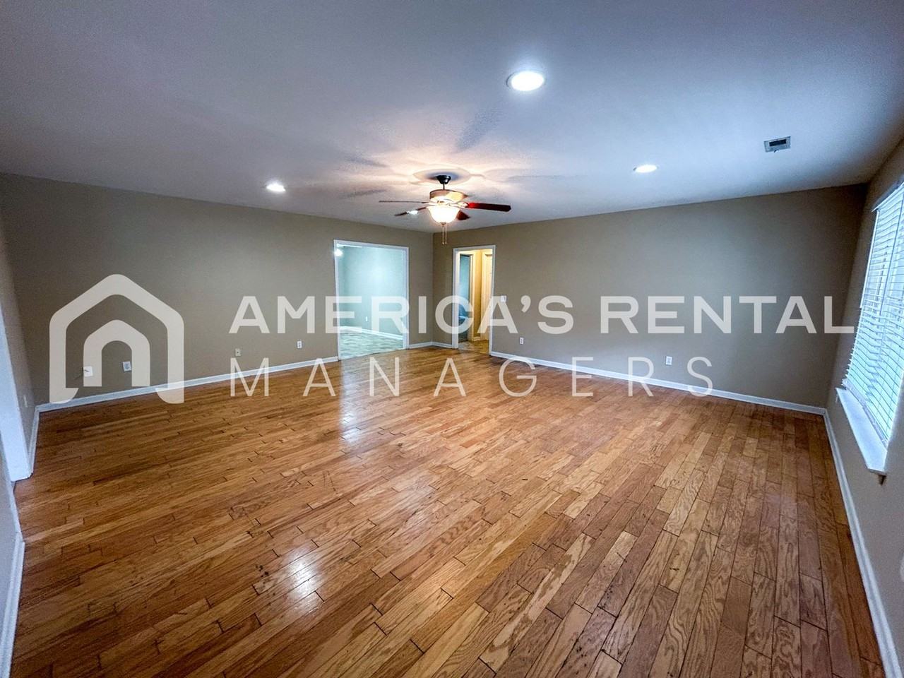 20439 Castle Ridge Rd - Photo 3 of 30