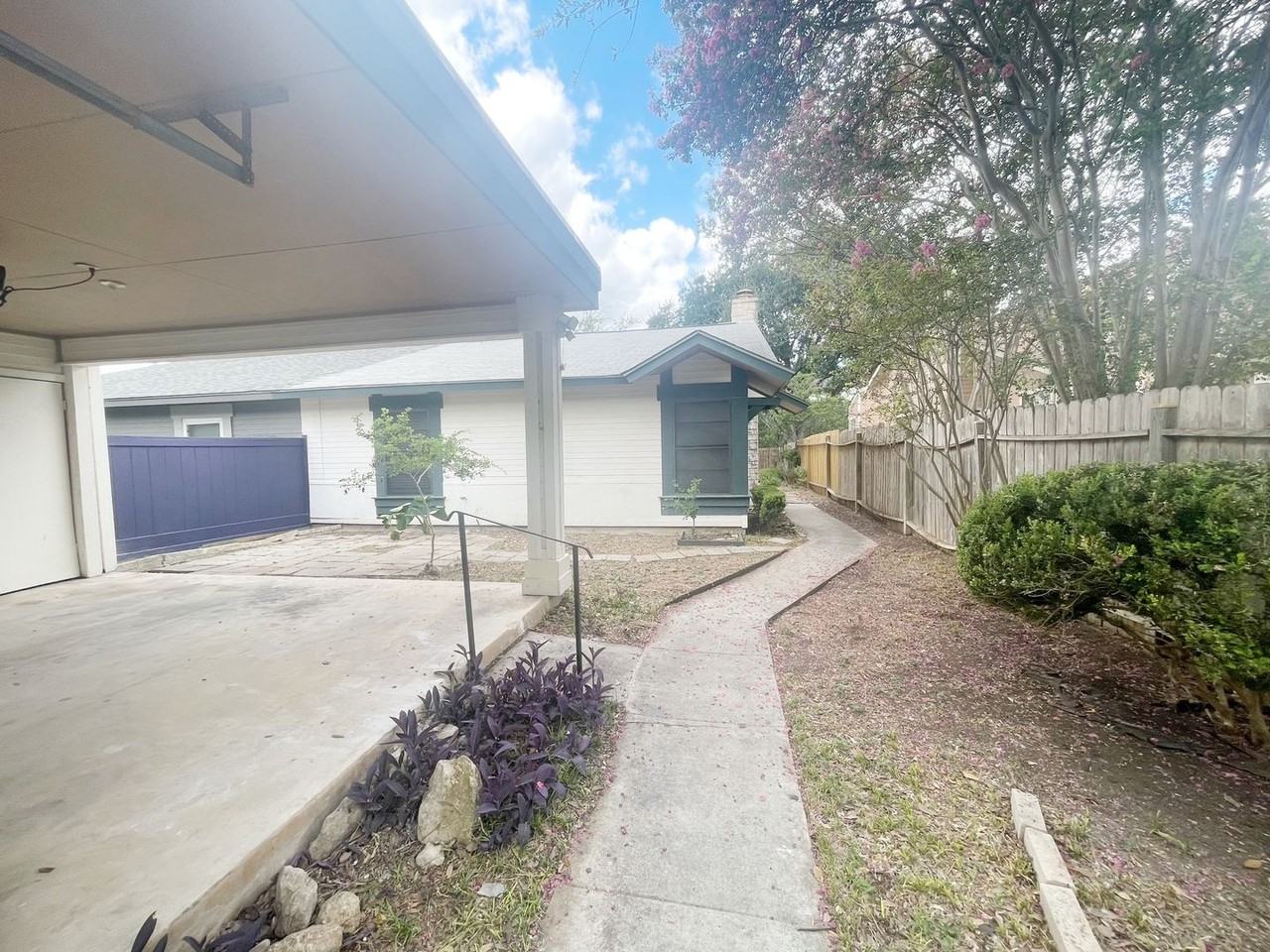 11719 Country Springs St - Photo 2 of 16