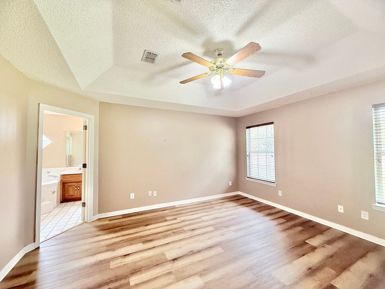 4995 Pattock Pl - Photo 6 of 16