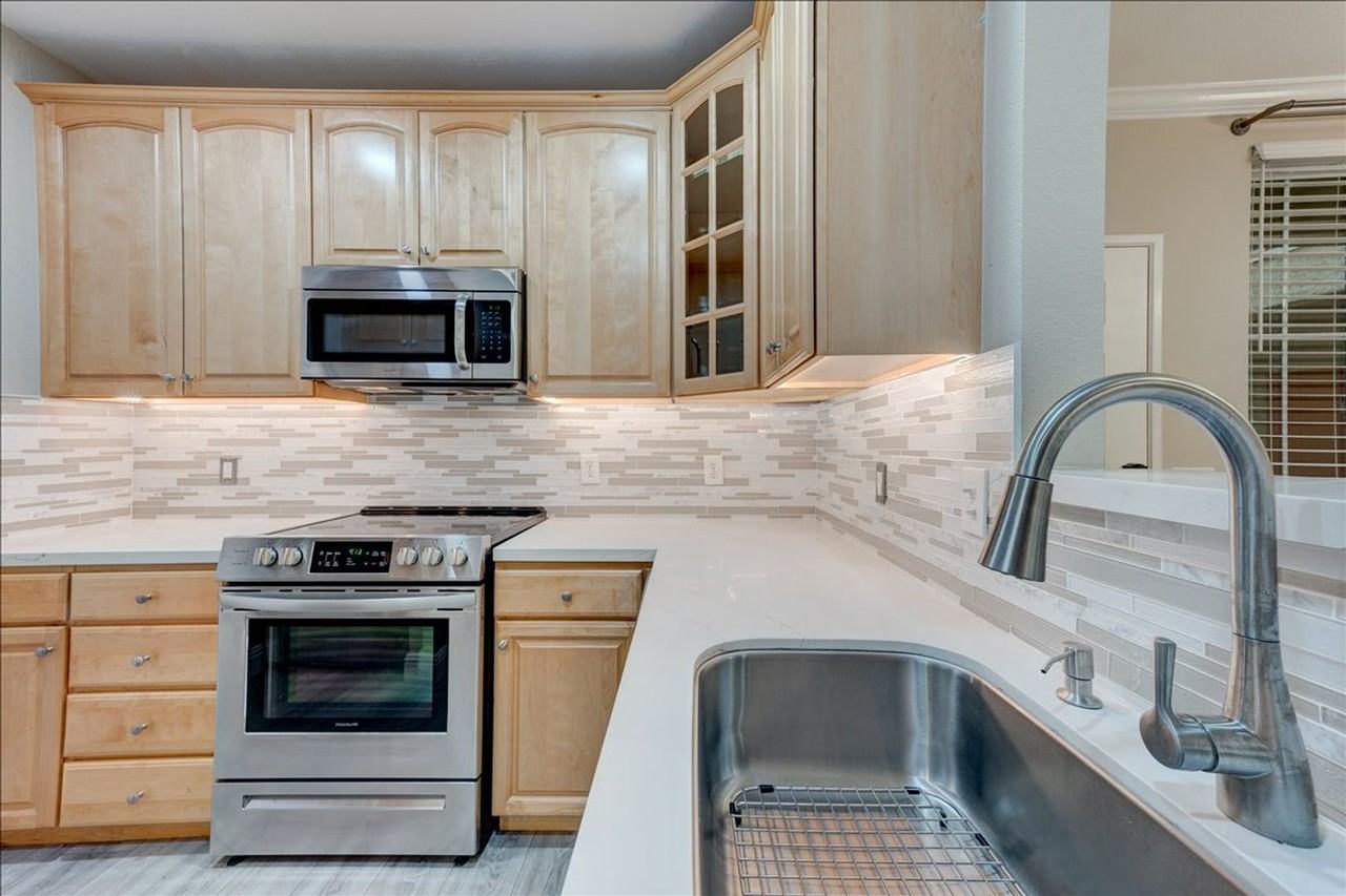 3850 Elijah Ct - Photo 2 of 27