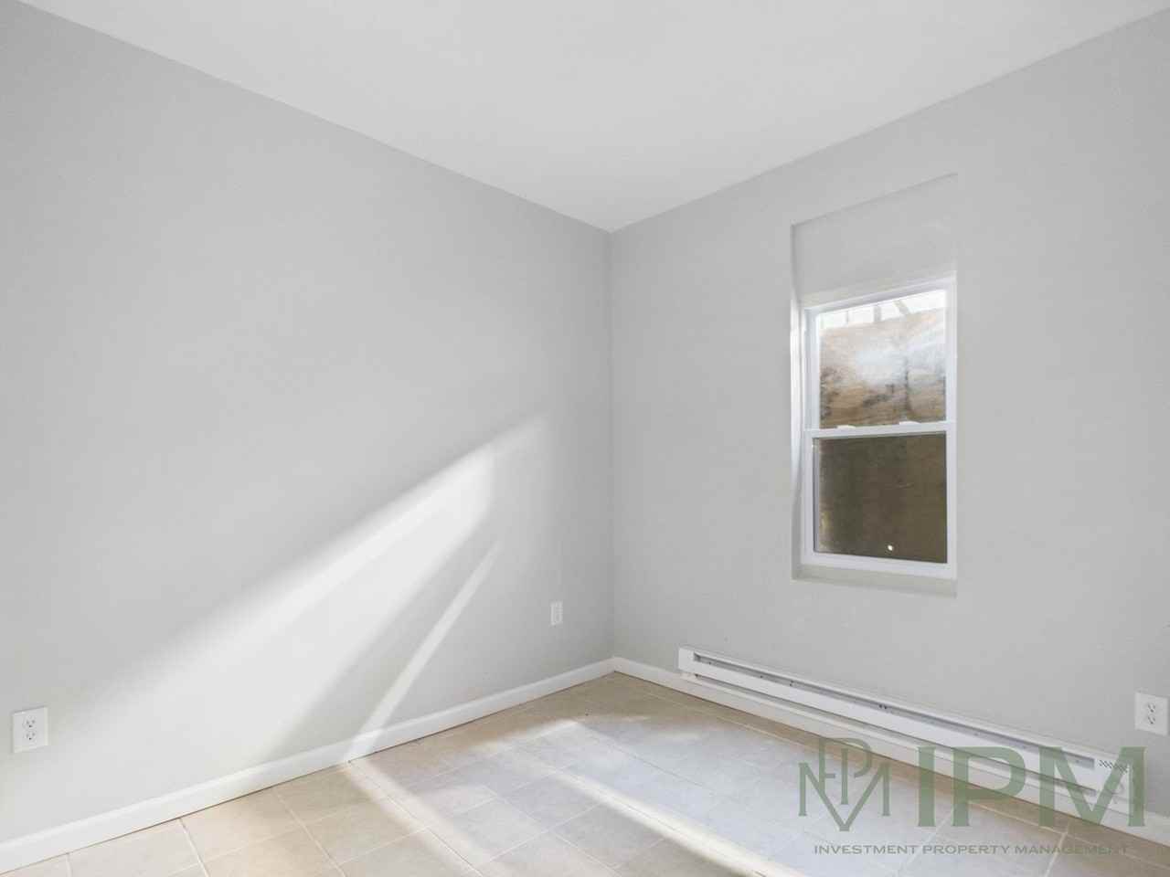 341 S 6th St - Photo 2 of 13