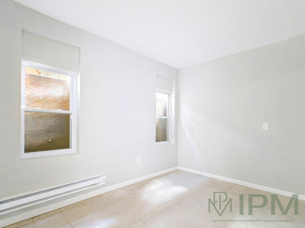 341 S 6th St - Photo 4 of 13