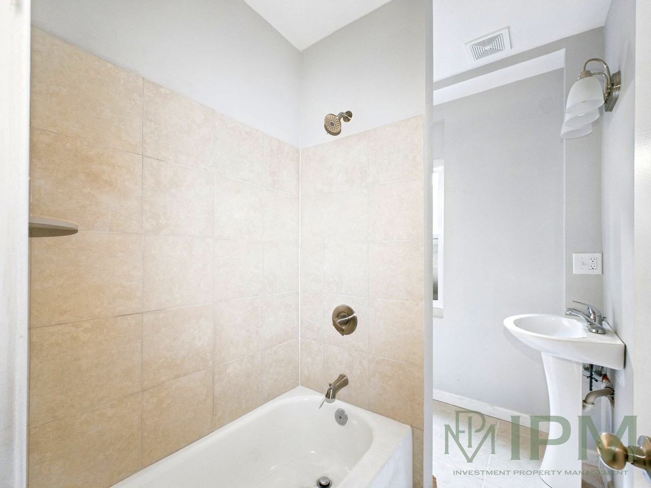 341 S 6th St - Photo 5 of 13