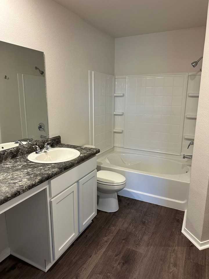 5803 Boone St - Photo 5 of 22