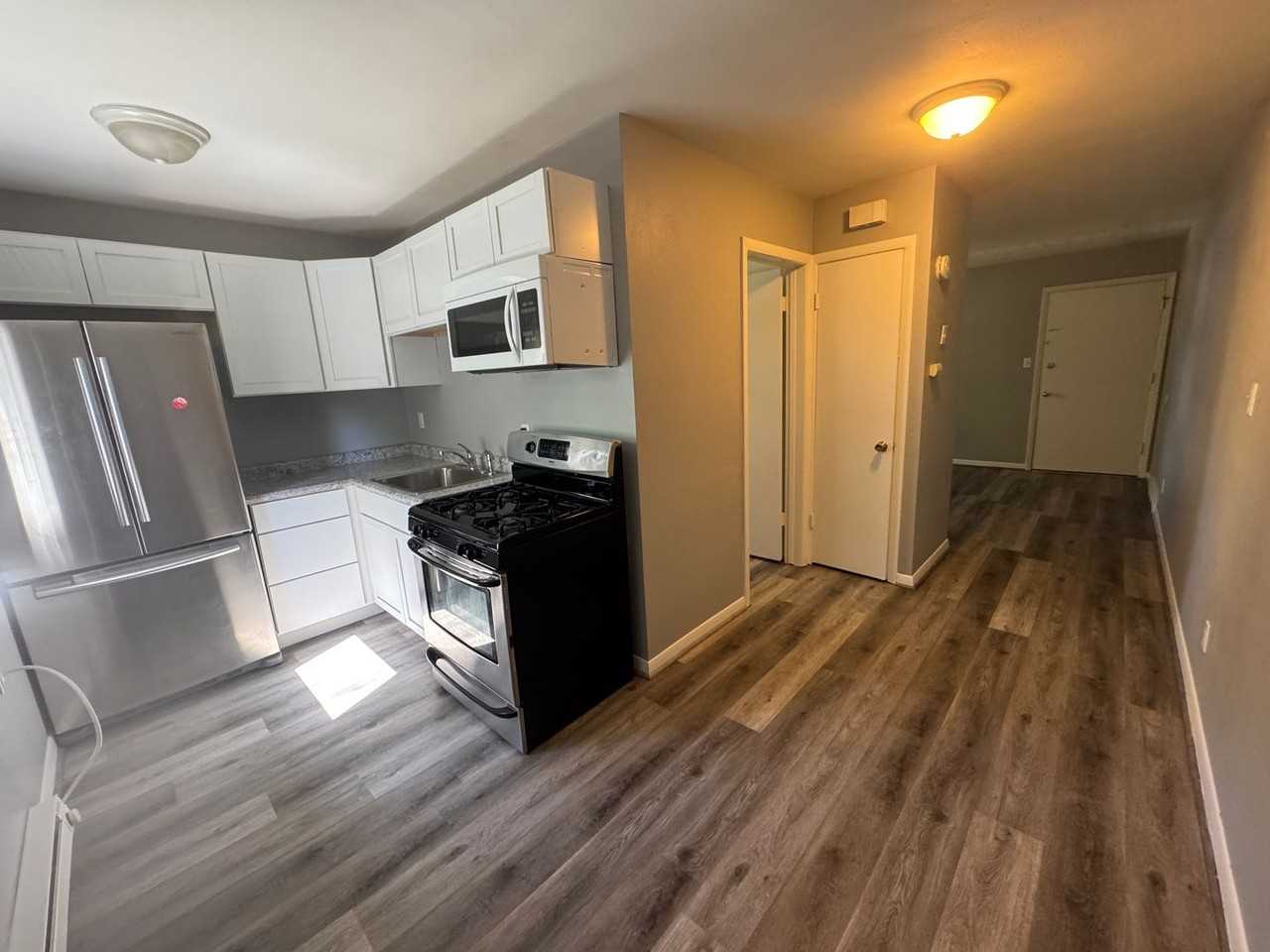 1811 13th Ave #7 - Photo 5 of 8