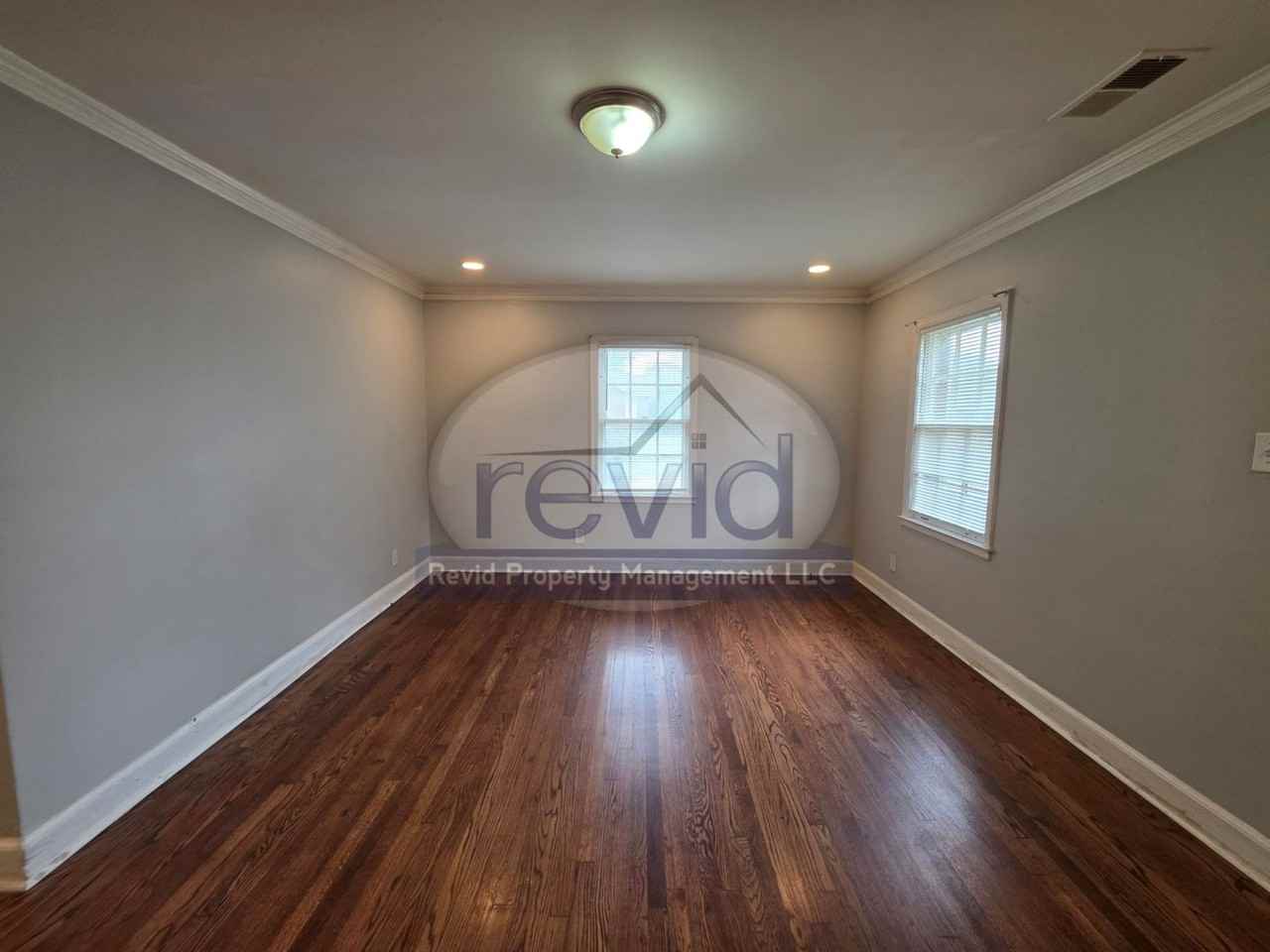 1674 Netherwood Ave - Photo 3 of 29