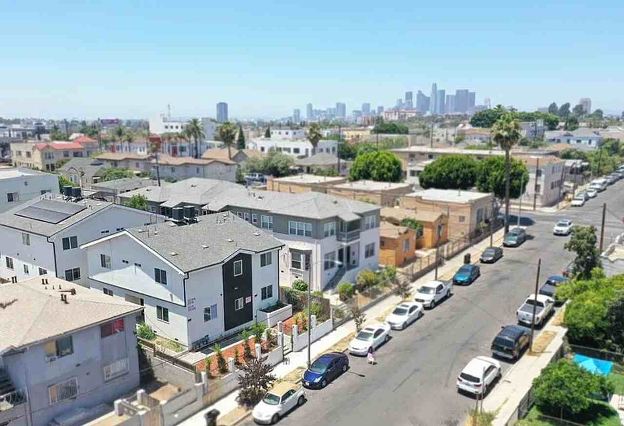 2516 E Malabar St - Photo 2 of 2