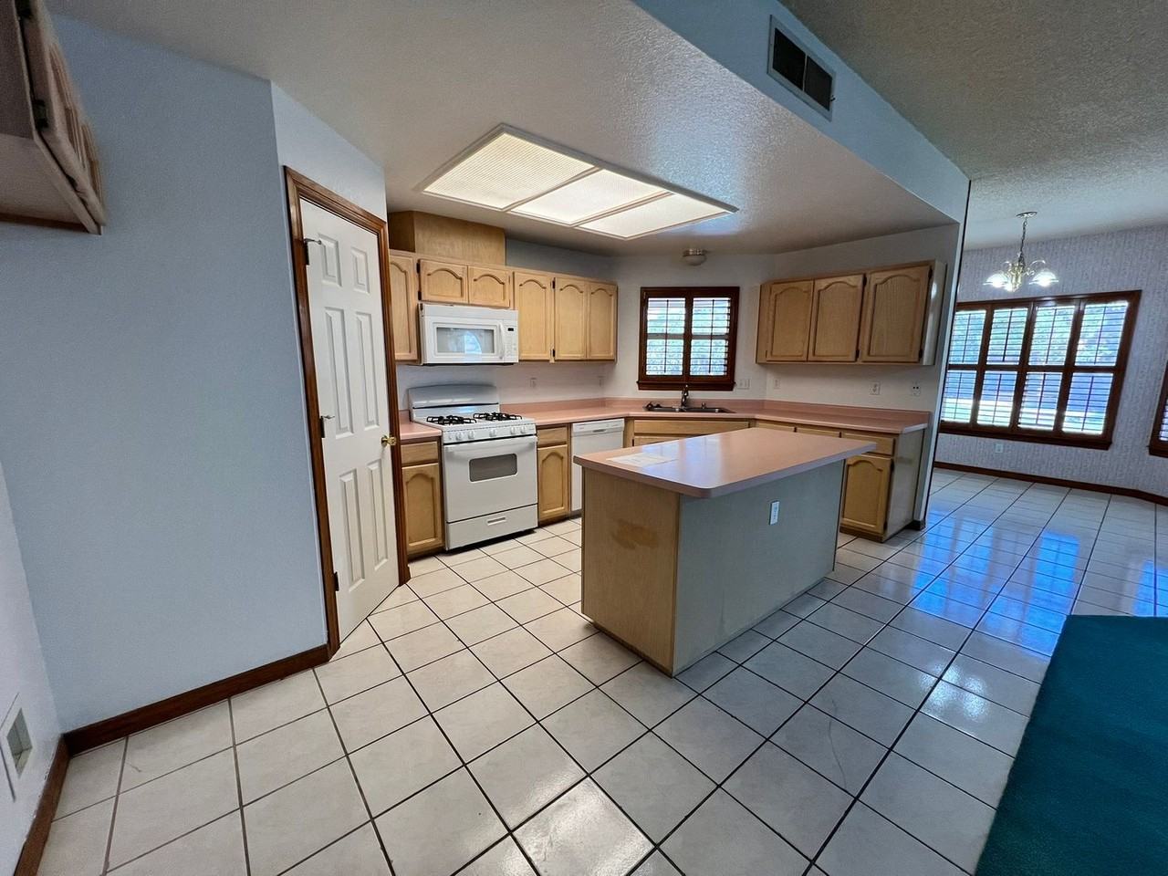 6851 Rock Canyon Dr - Photo 5 of 16