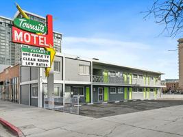 featured image of 250 W Commercial Row