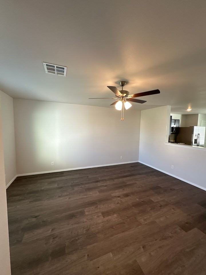 1011 W Fargo Rd - Photo 4 of 17