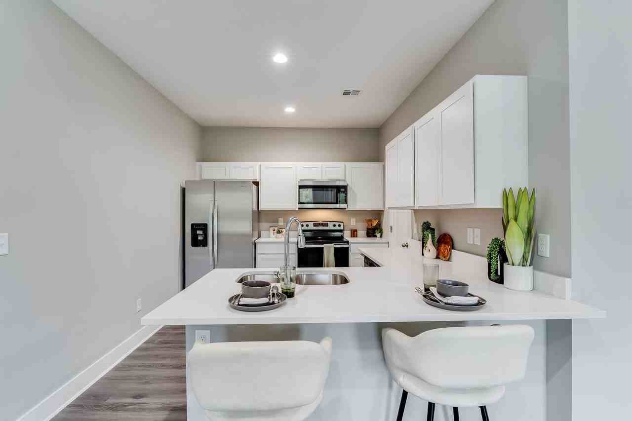 4834 N Vassar Ave - Photo 7 of 19