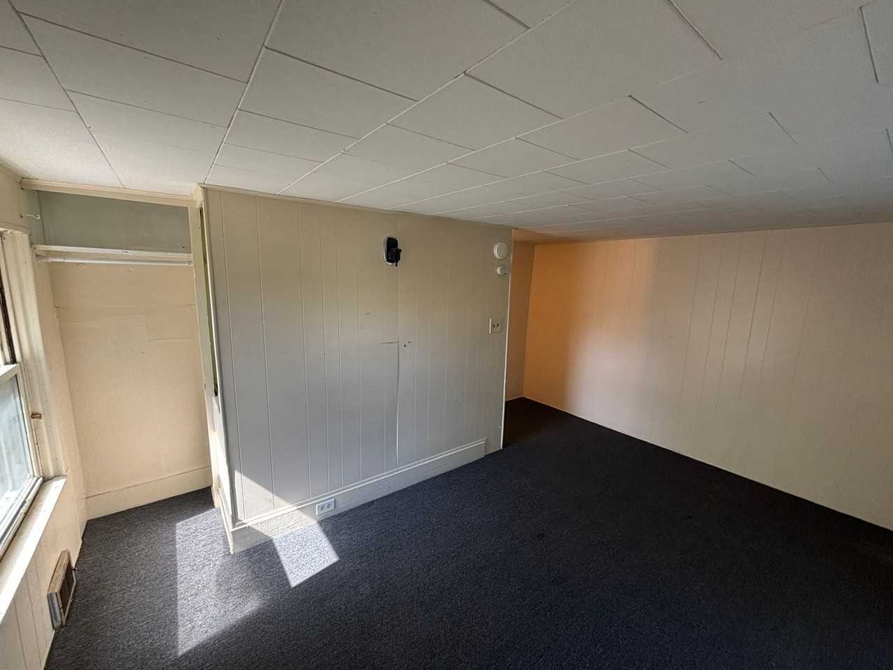 94 Sergeant St - Photo 4 of 5