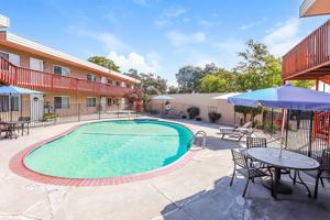 featured image of 1384 Oakland Blvd