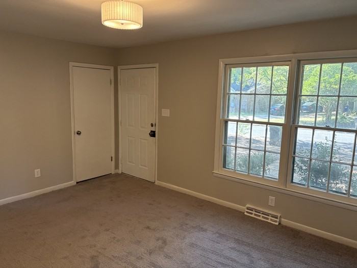 505 Shamel Ct - Photo 3 of 12