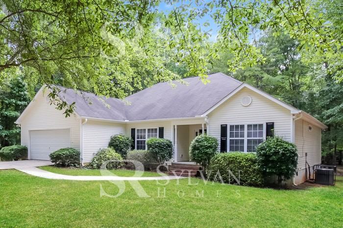 369 Patrick Cir - Photo 2 of 15