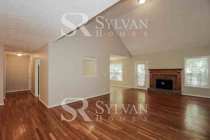 369 Patrick Cir - Photo 3 of 15