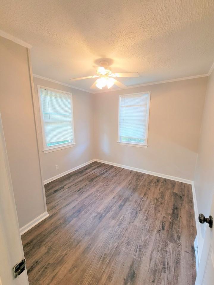 1230 Westside Dr - Photo 3 of 7